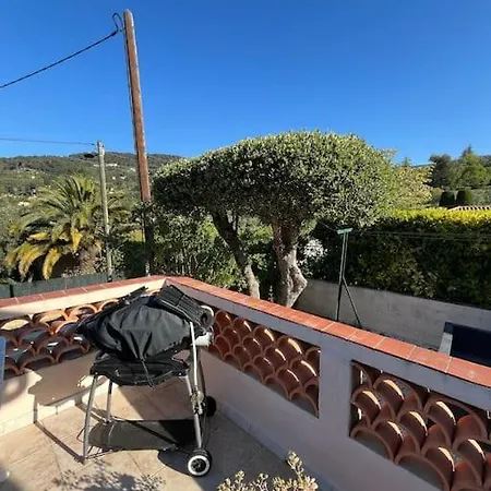 Au Calme A Avec Piscine Et Privee Villa