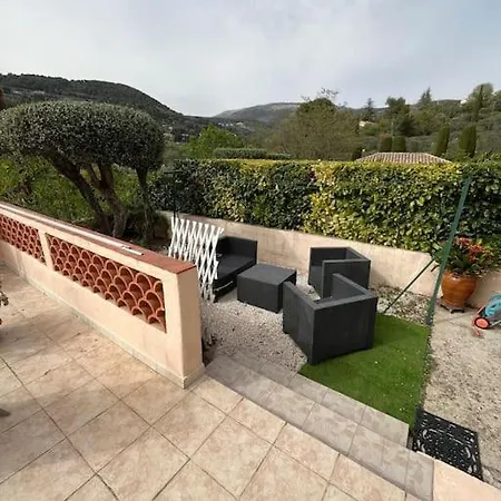 Au Calme A Avec Piscine Et Privee Grasse