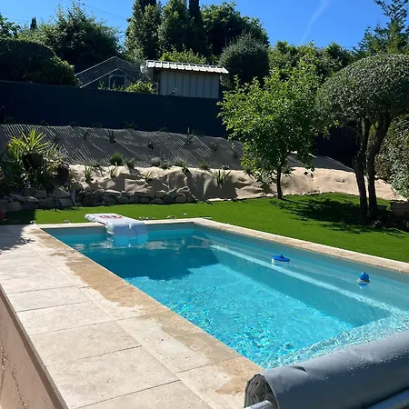 Au Calme A Avec Piscine Et Privee Villa